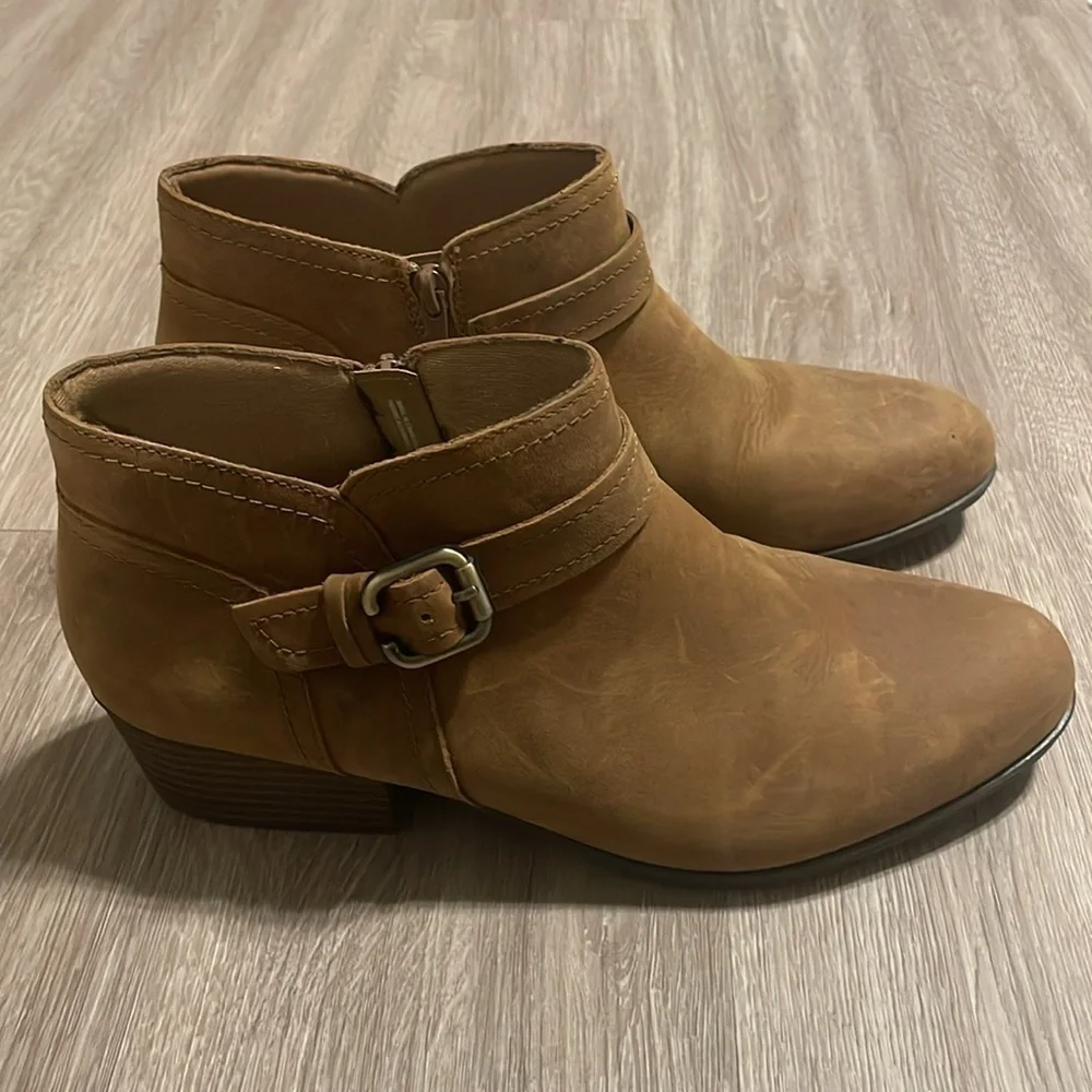 Clark’s Women’s Adreena Hope Booties Size 11 Tan Leather Western Coastal Cowgirl